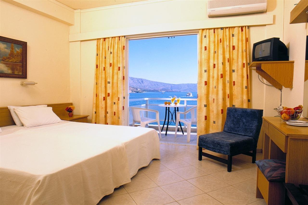 אלונדה Aristea Hotel מראה חיצוני תמונה