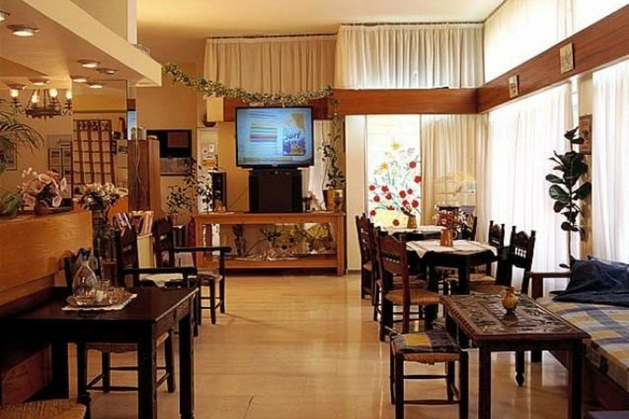 אלונדה Aristea Hotel מראה חיצוני תמונה