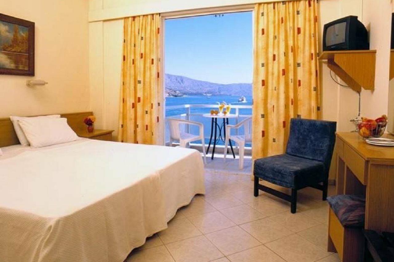 אלונדה Aristea Hotel מראה חיצוני תמונה